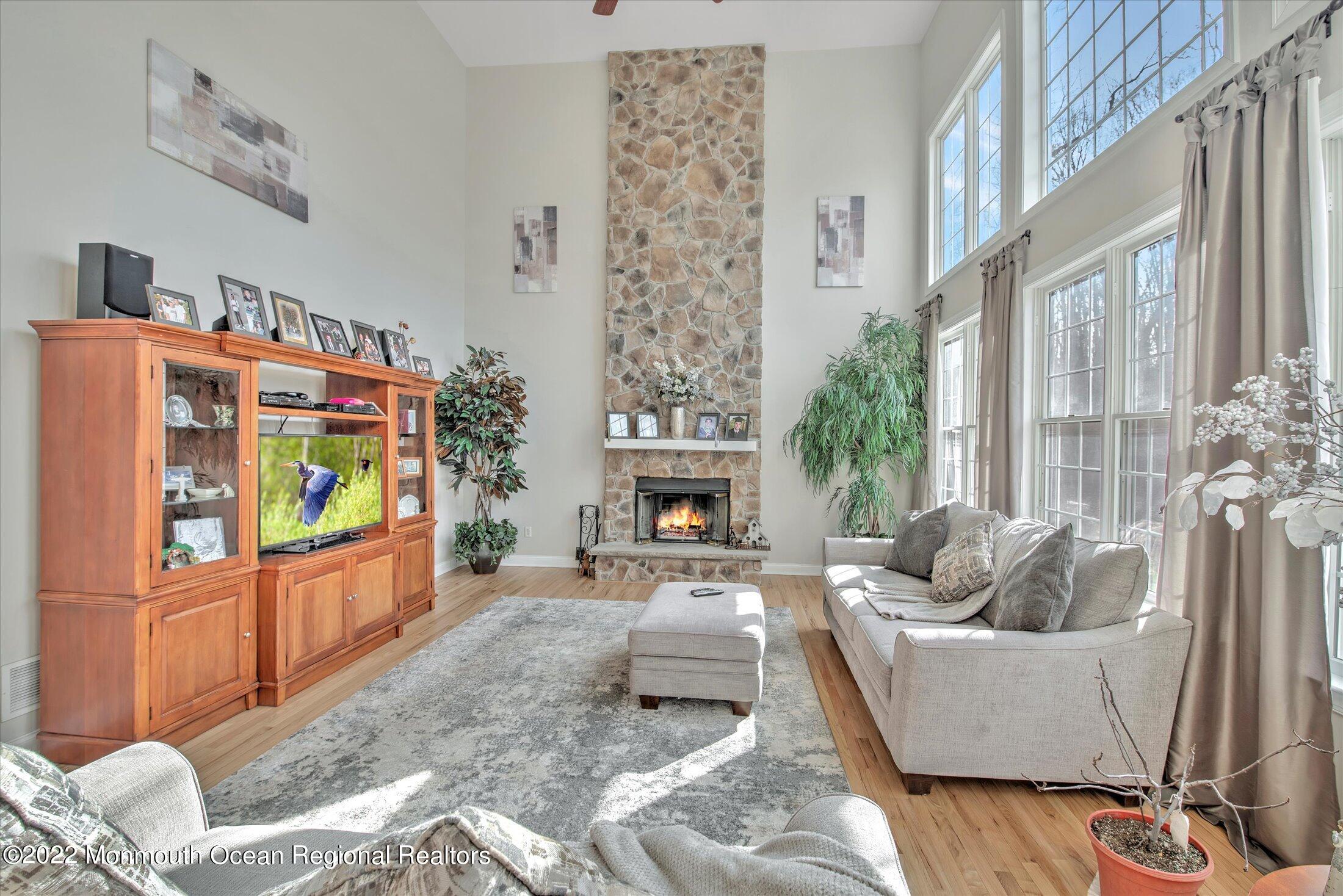 11 Elkridge Way, Manalapan, New Jersey image 17