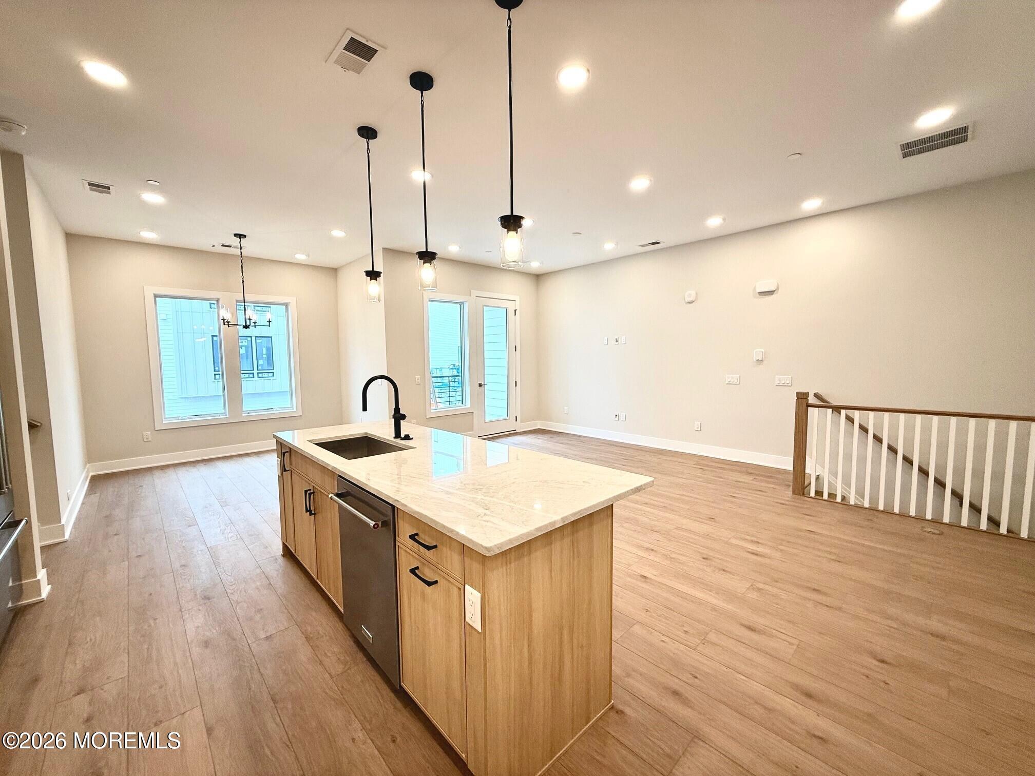 419A Lake Avenue 408