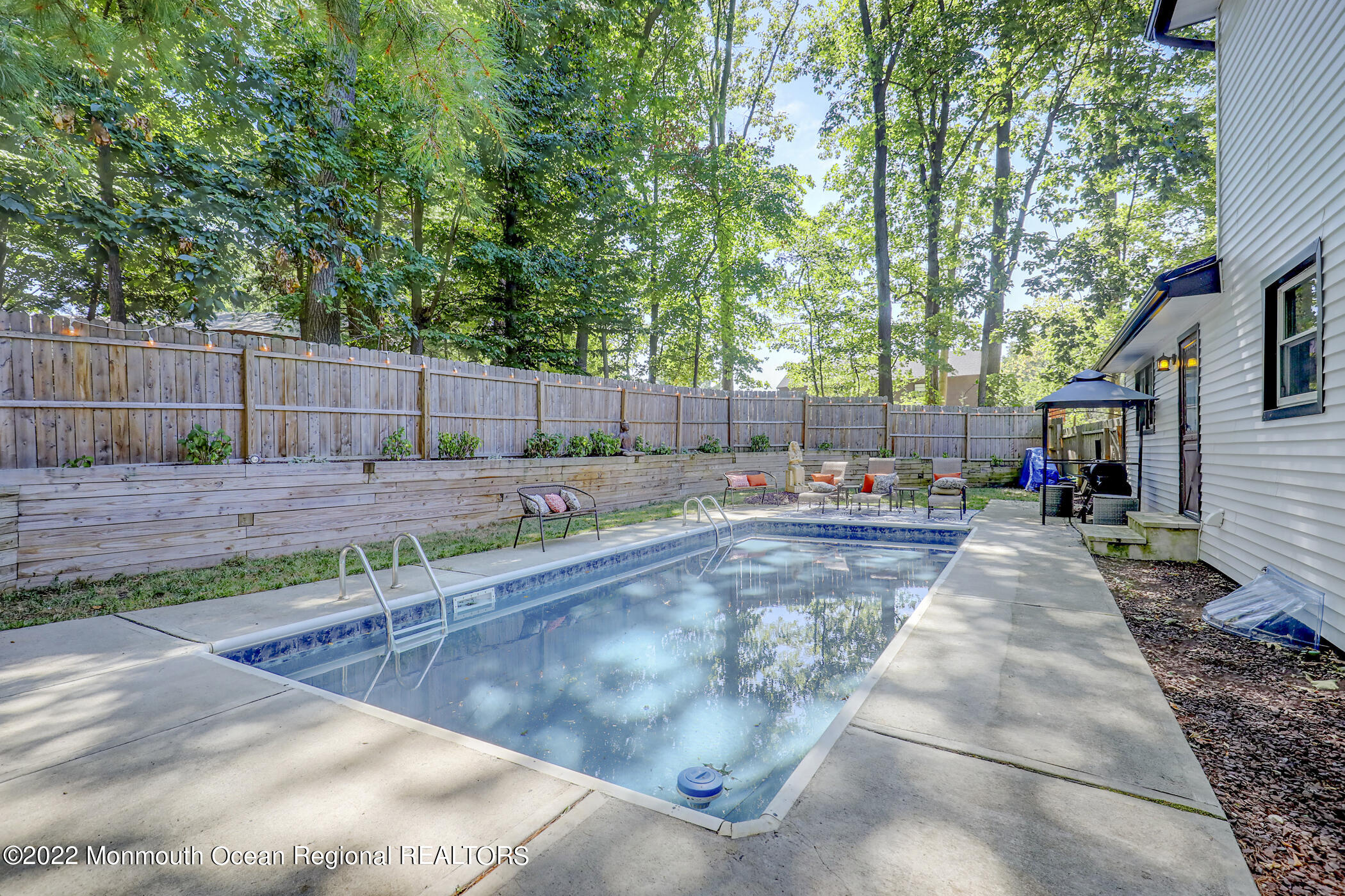 8 Churchill Court, Morganville, New Jersey image 2