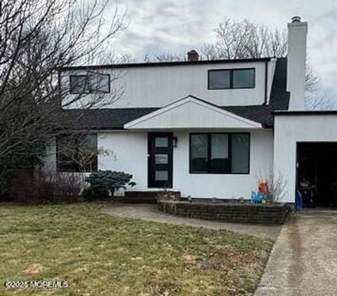 9 Carole Drive Oakhurst NJ 07755