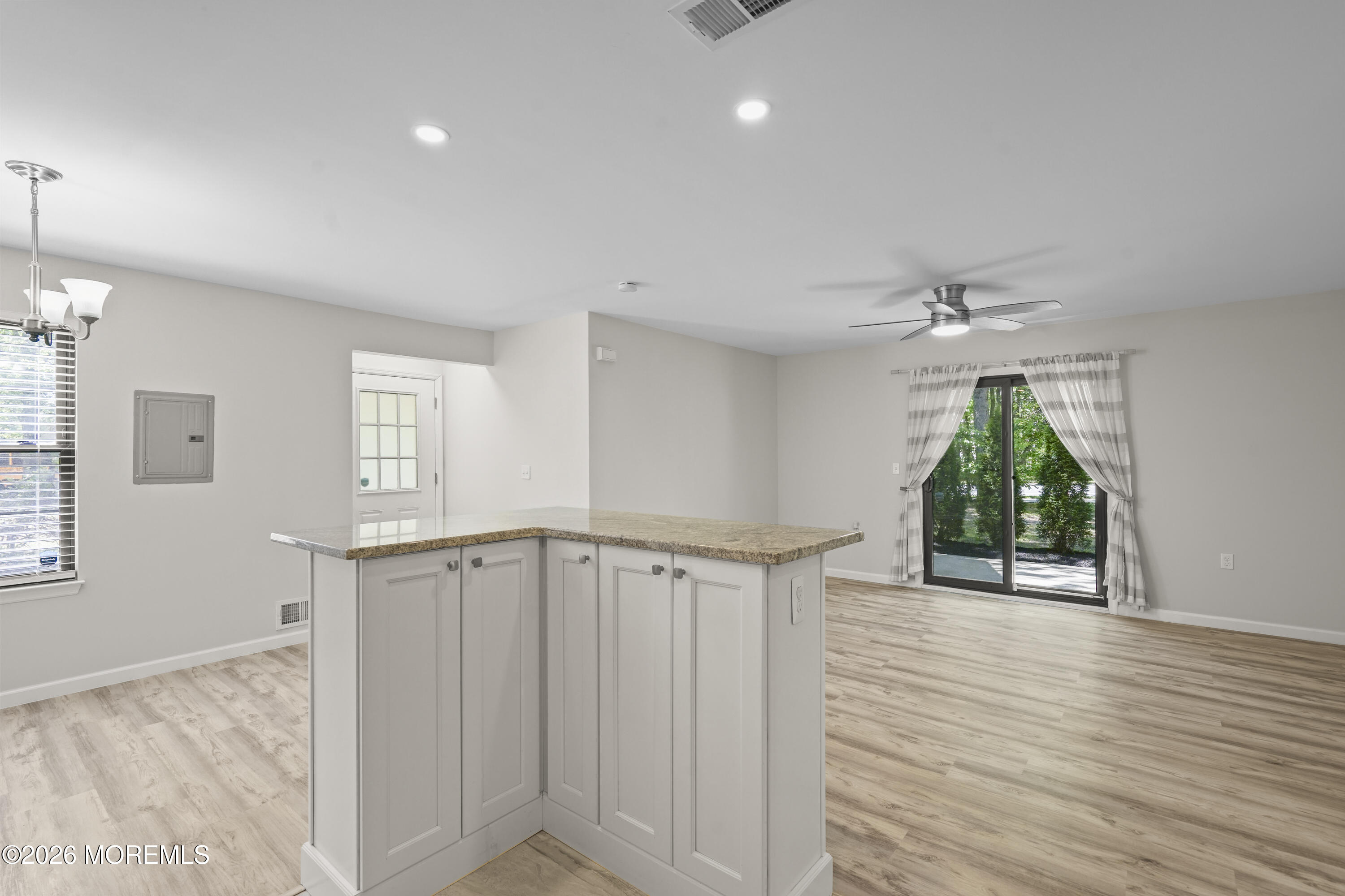 908 Morning Glory Court