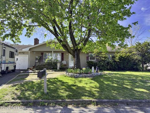 Homes For Sale - 1616 2nd Avenue<br/> Toms River, NJ 08757