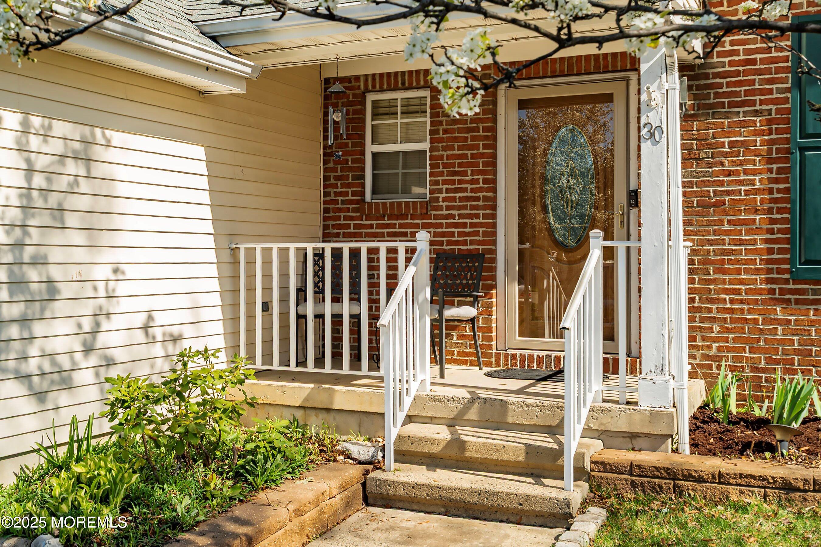 30 Ashleigh Drive, Hazlet, New Jersey image 2