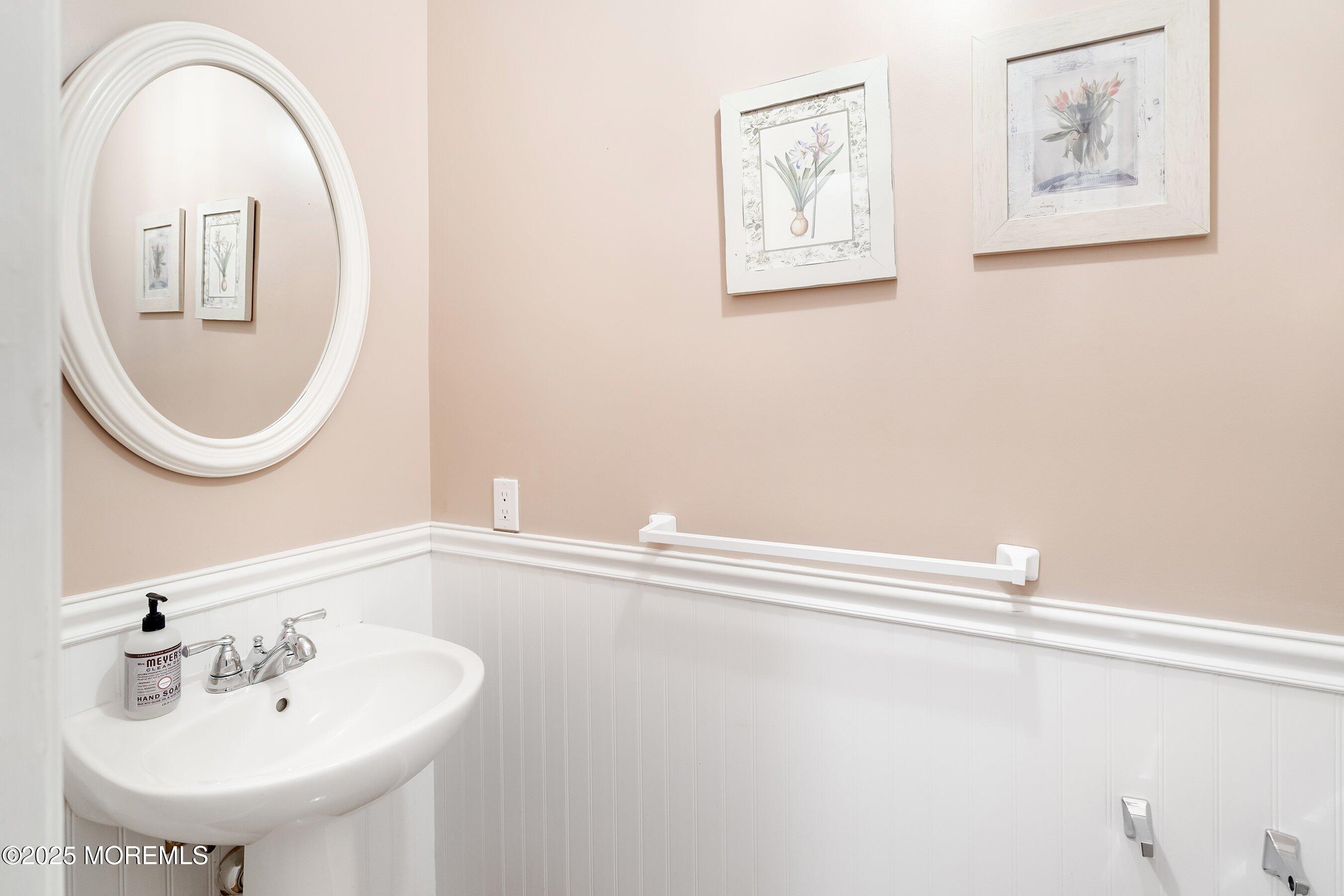117 Whitlock Court, Manalapan, New Jersey image 14