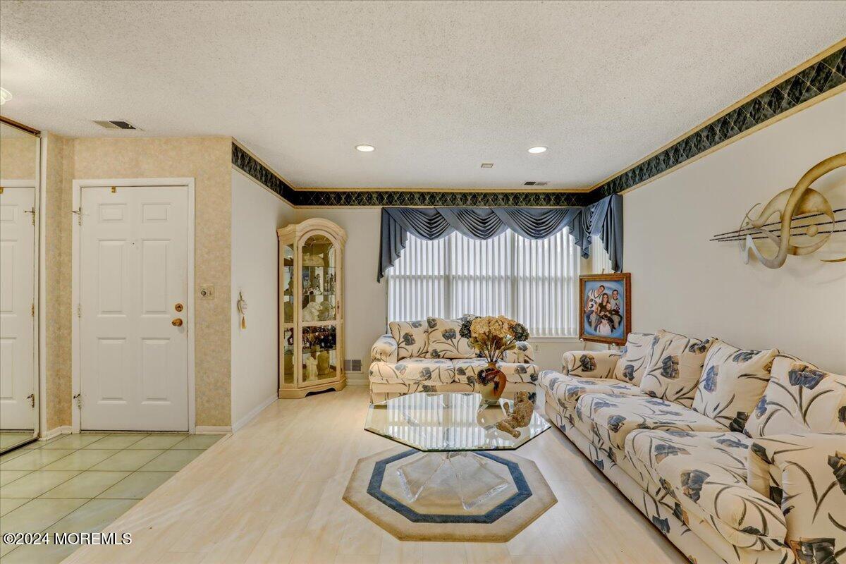 321 Sunshine Court, Englishtown, New Jersey image 9