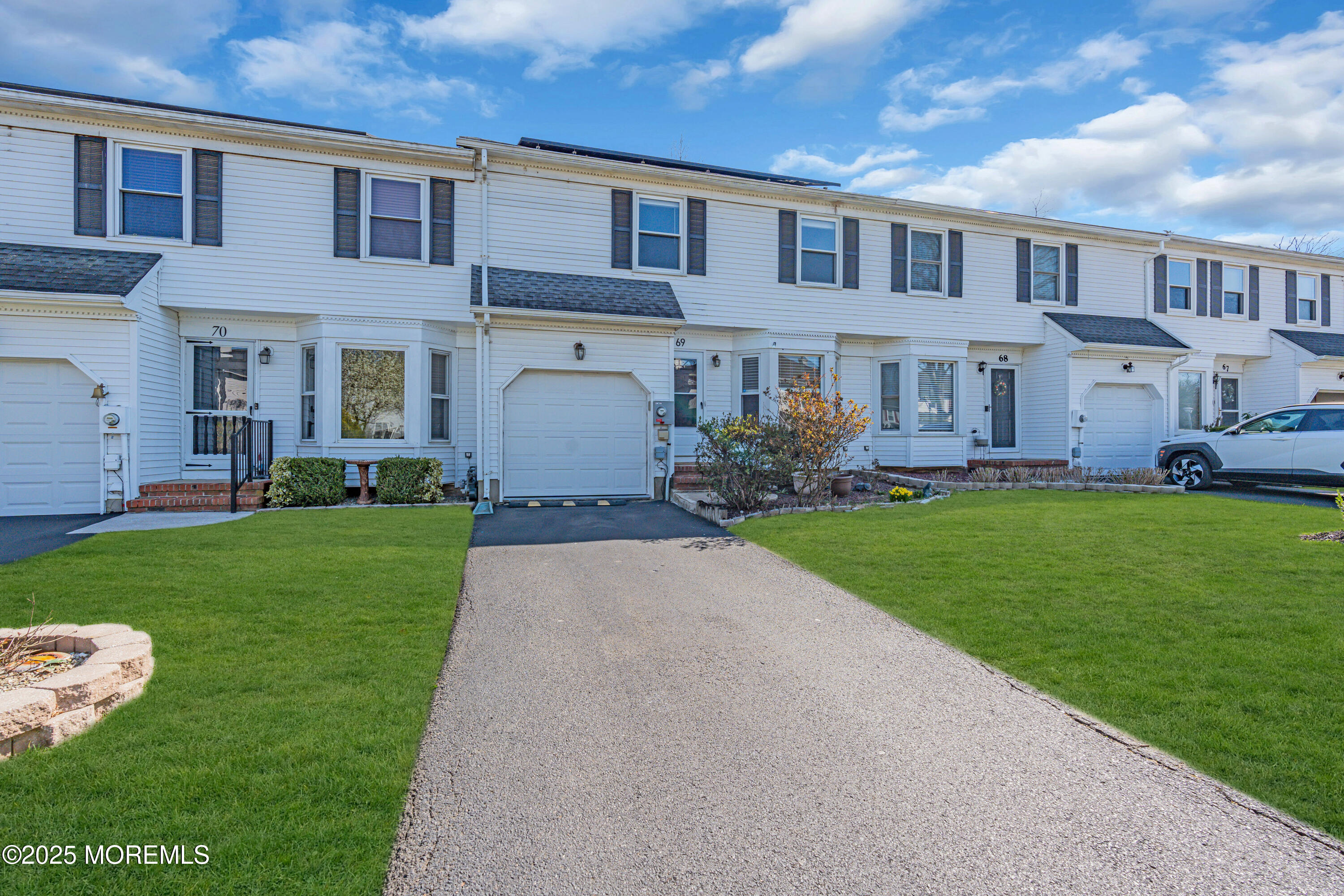 69 Carriage Lane, Englishtown, New Jersey image 5