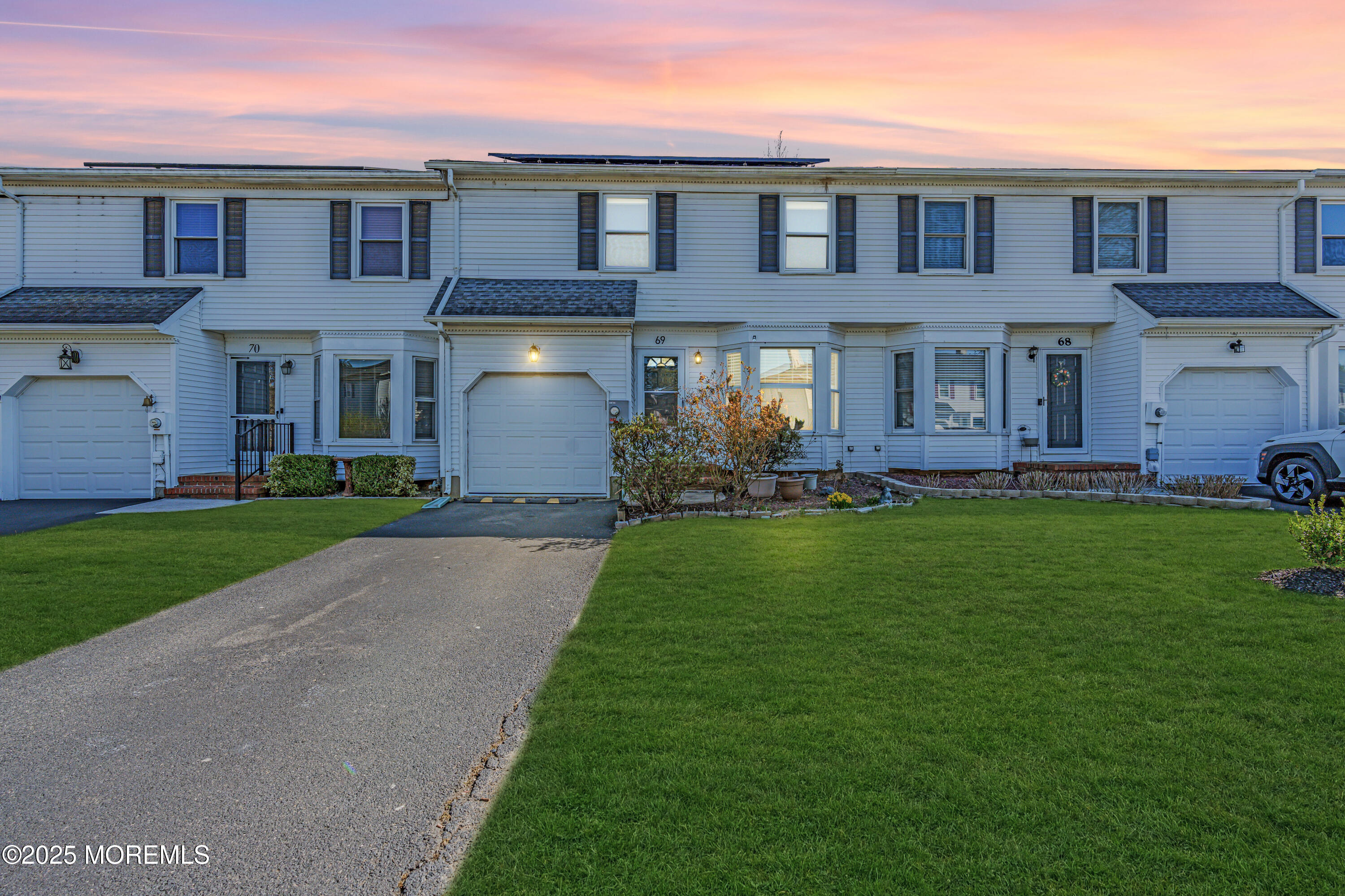 69 Carriage Lane, Englishtown, New Jersey image 4