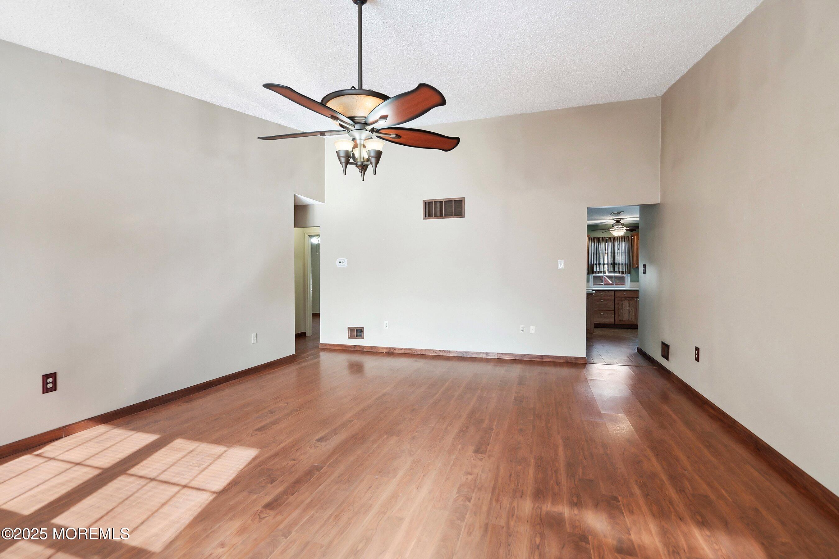 24 Jaffreyton Close, Freehold, New Jersey image 7