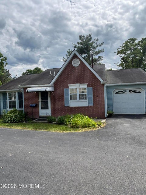 Homes For Rent - 17 Datchet Close<br/> Freehold, NJ 07728