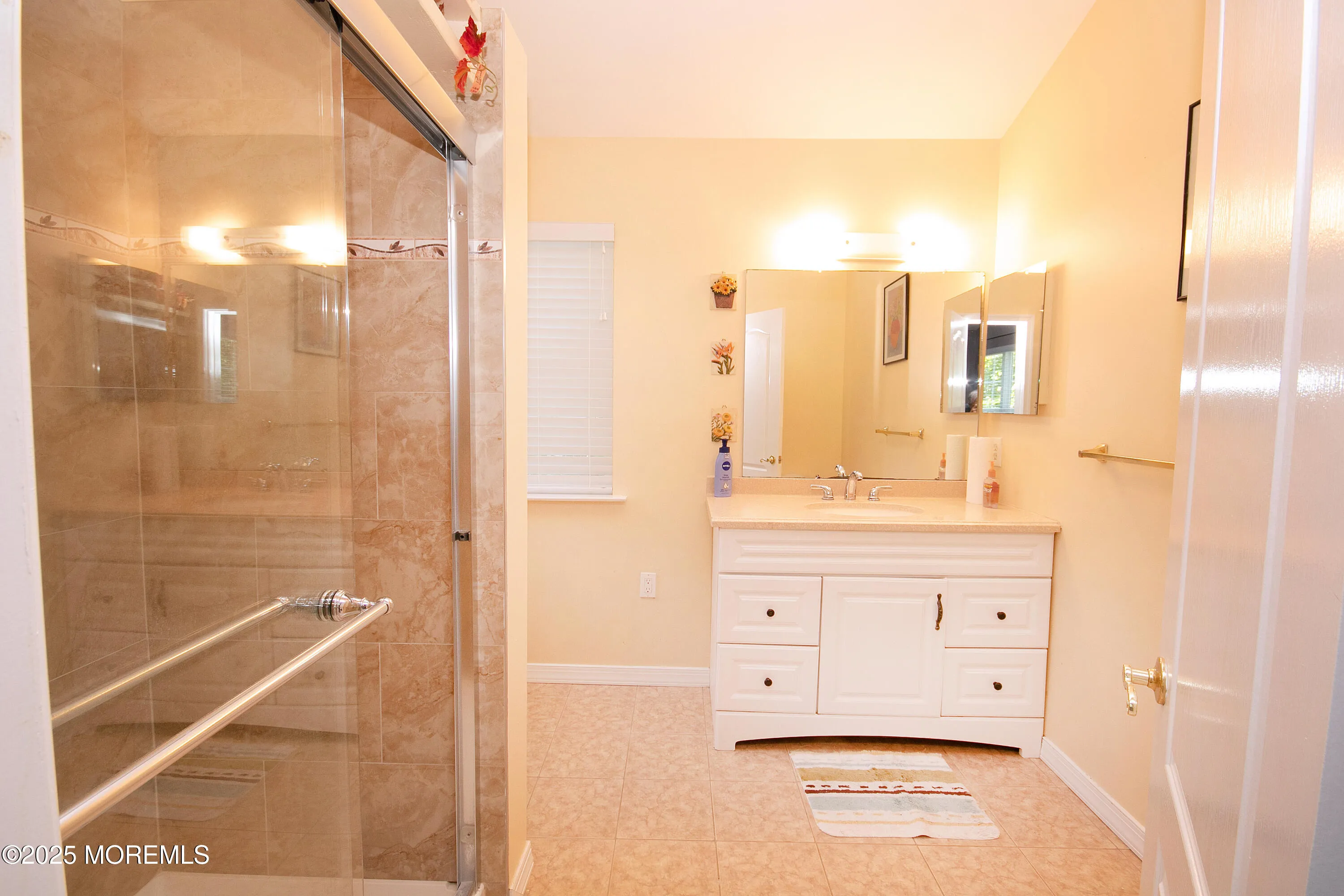 Freehold, New Jersey 07728, United States, 3 Bedrooms Bedrooms, ,3 BathroomsBathrooms,Residential,Active,190208