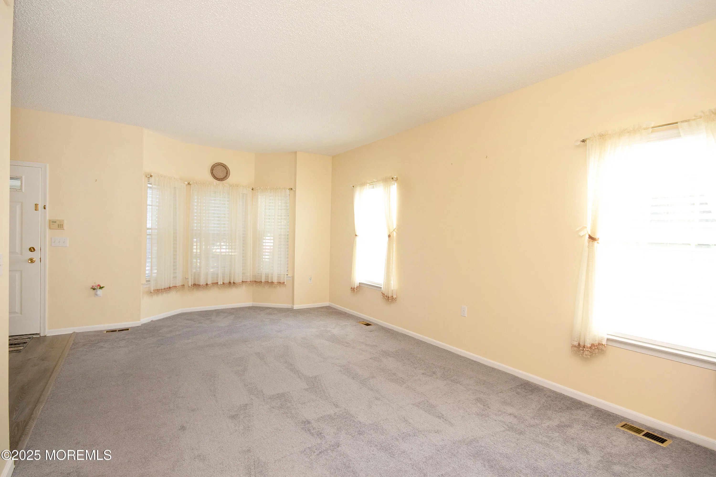 Freehold, New Jersey 07728, United States, 3 Bedrooms Bedrooms, ,3 BathroomsBathrooms,Residential,Active,190208