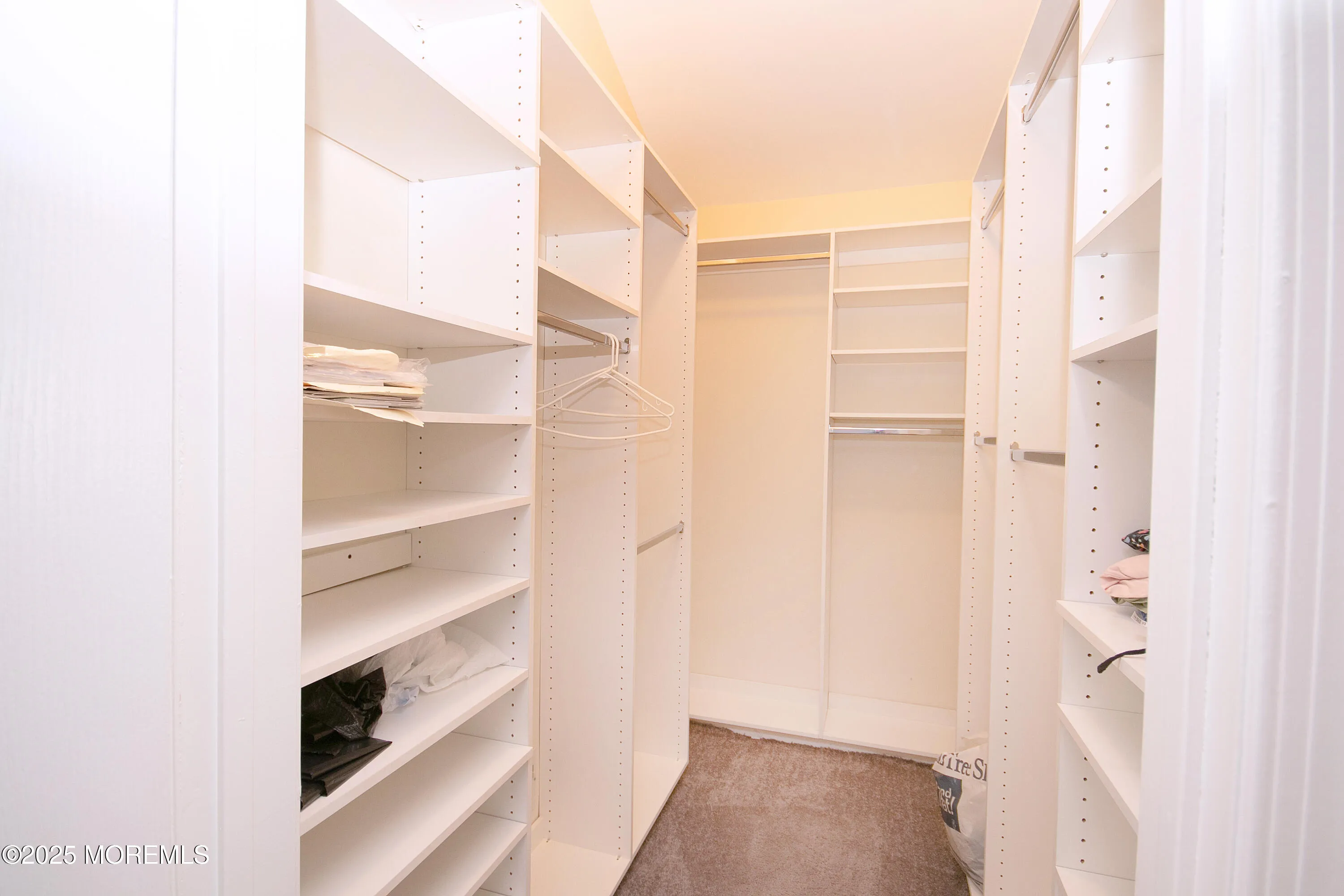 Freehold, New Jersey 07728, United States, 3 Bedrooms Bedrooms, ,3 BathroomsBathrooms,Residential,Active,190208