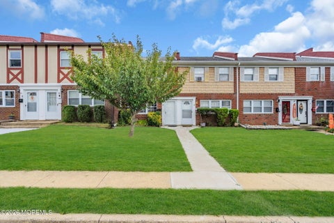 Condo For Sale - 87 Briar Mills Drive #87<br/> Ocean County, Brick, NJ 08724