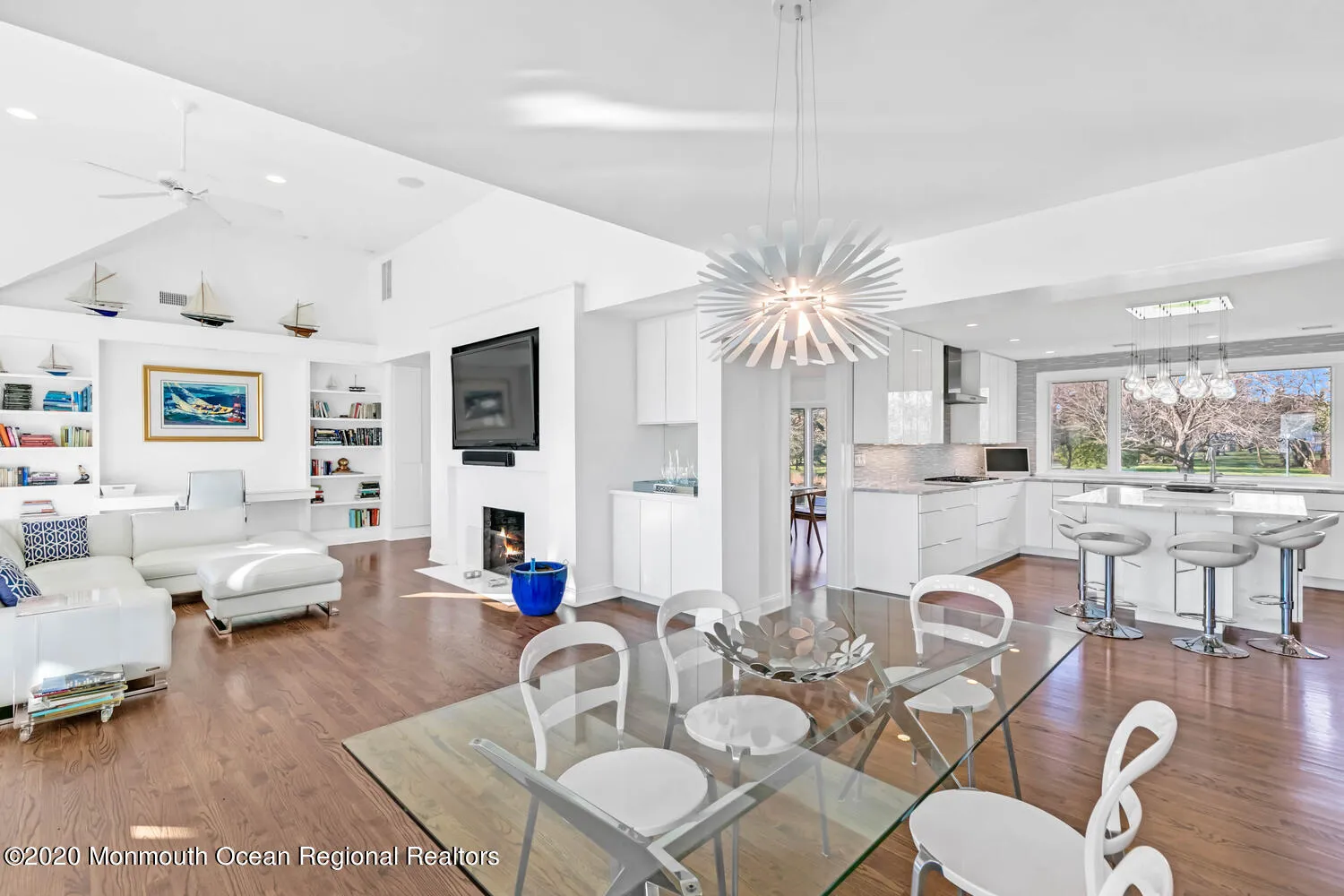 Rumson, New Jersey 07760, United States, 4 Bedrooms Bedrooms, ,4 BathroomsBathrooms,Residential,Pending,43114