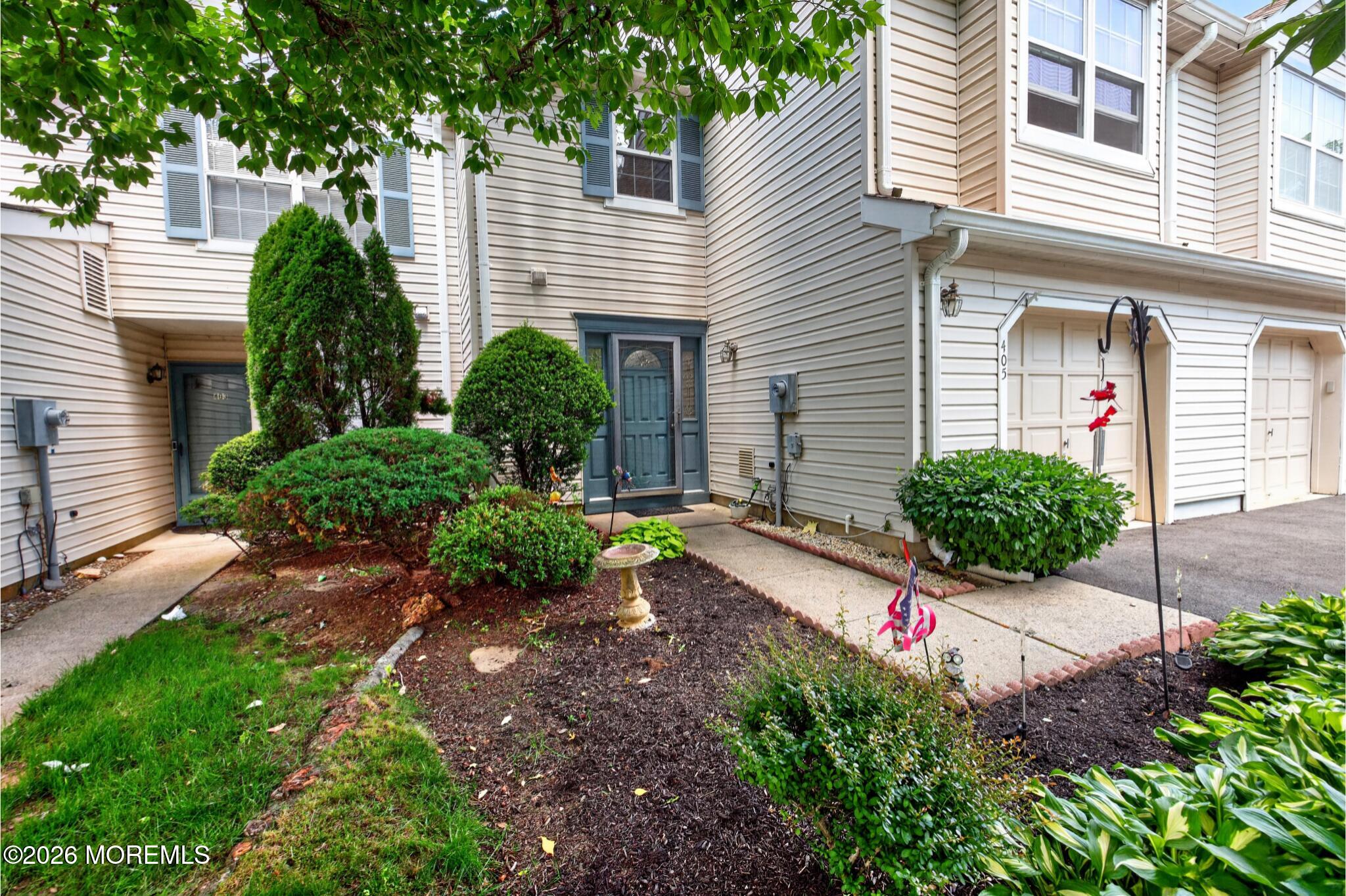 405 Dorchester Way