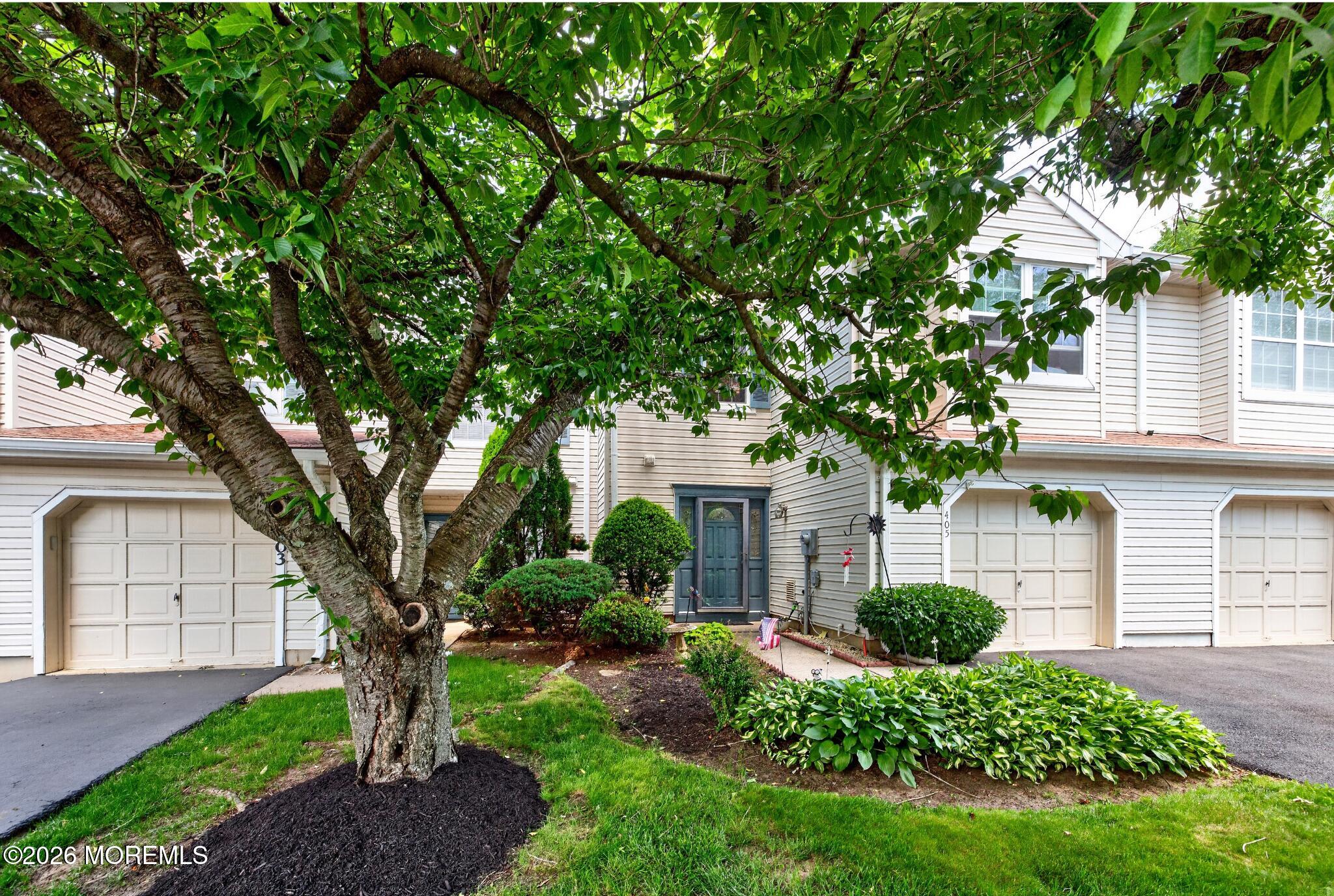 405 Dorchester Way