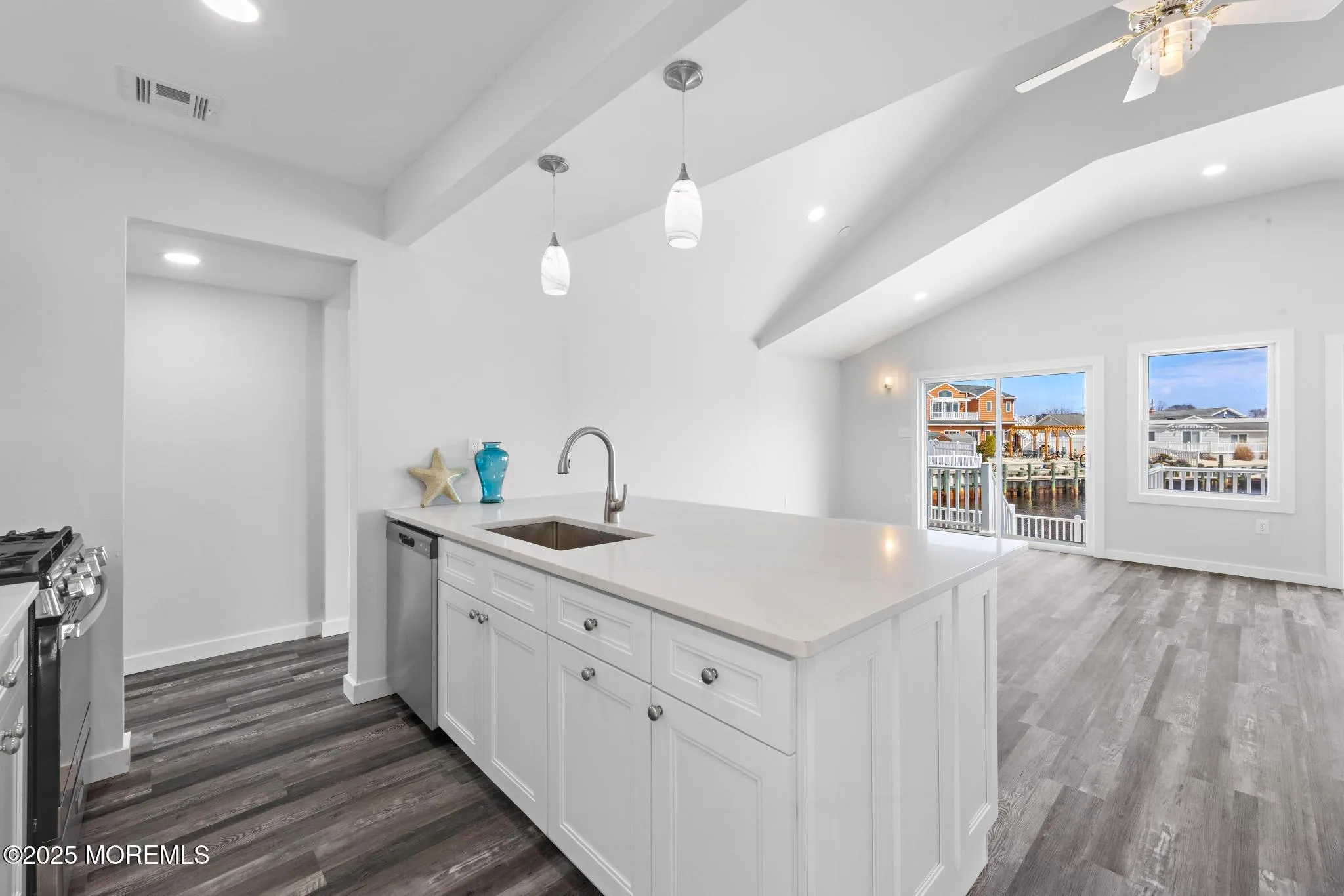 Beach Haven West, New Jersey 08050, United States, 4 Bedrooms Bedrooms, ,2 BathroomsBathrooms,Residential,Active,99293