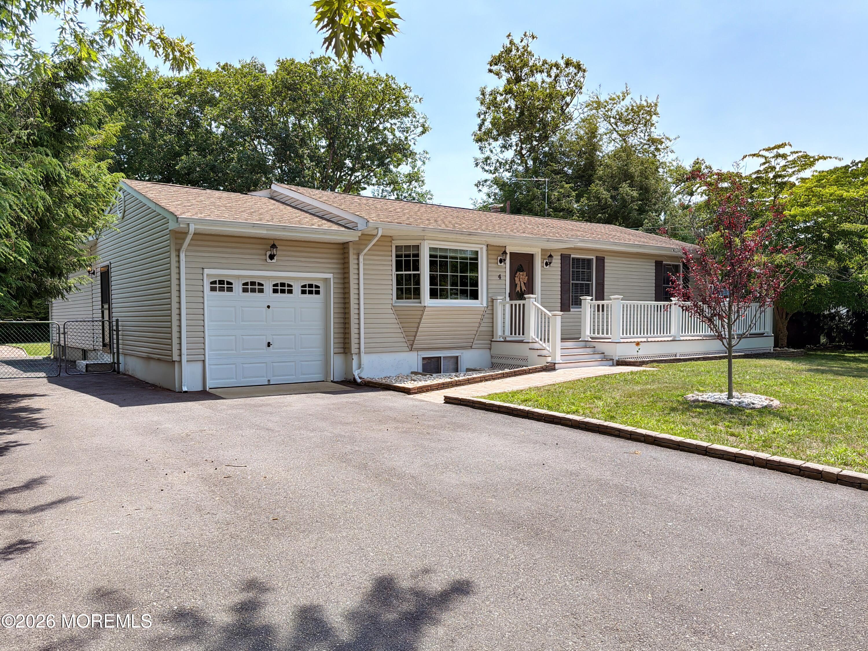 4 Glen Road