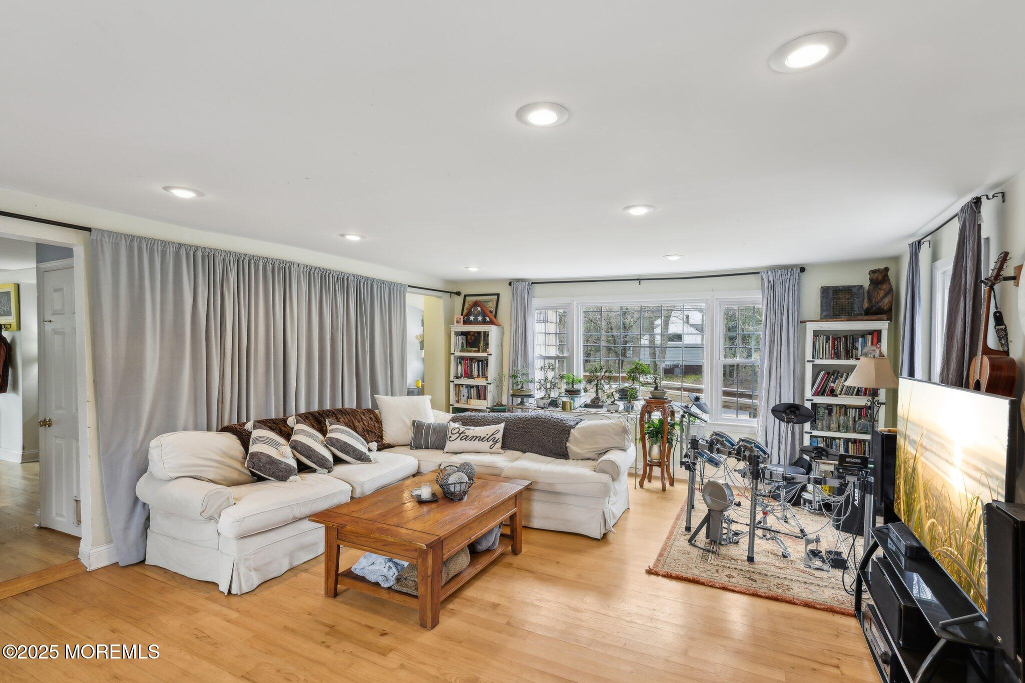 1592 W Front Street, Lincroft, New Jersey image 8