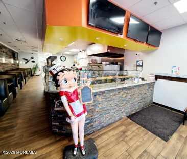 1922 Hooper Avenue 7