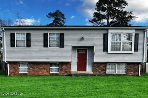 Homes For Sale - 211 Mohawk Trail<br/> Browns Mills, NJ 08015