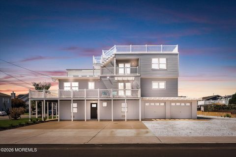 Photo of 615 S Barnegat Avenue, Ship Bottom, NJ 08008 (MLS # 22604383)