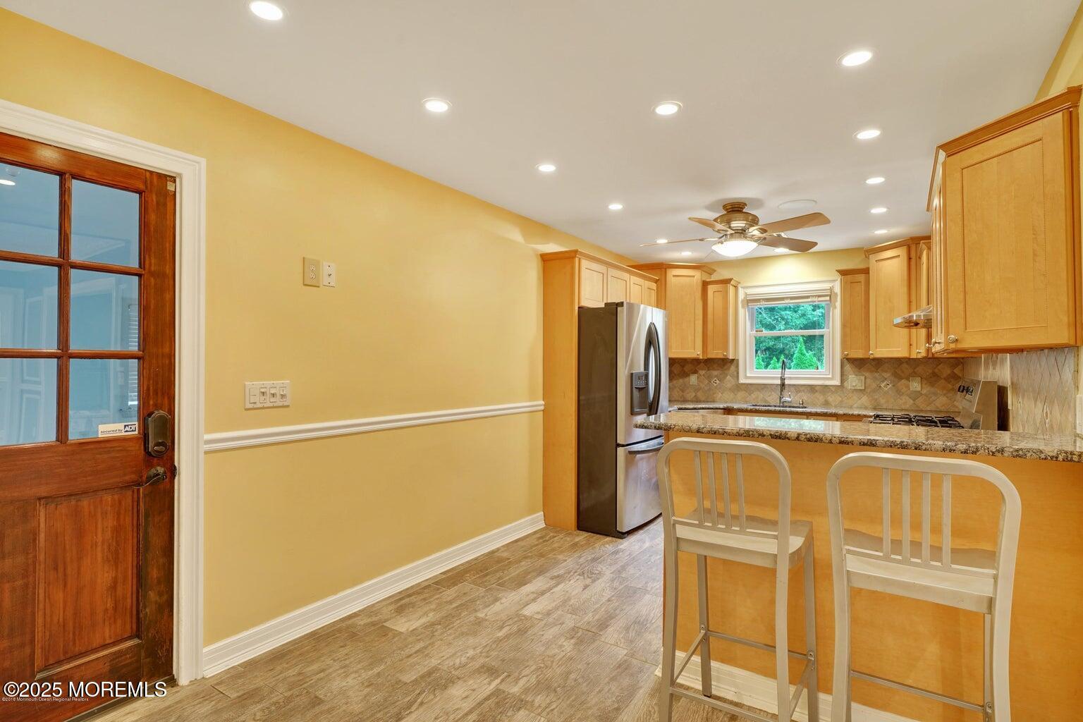 16 Farmingdale Parkway
