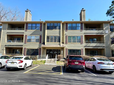 Condo For Sale - 1305 Stoneridge Circle #1305<br/> Helmetta, NJ 08828