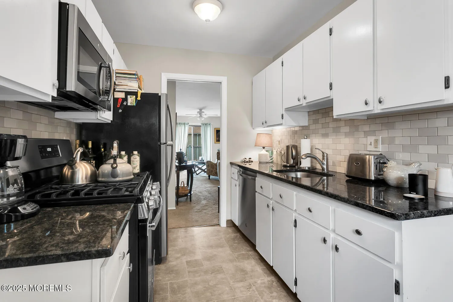 Tinton Falls, New Jersey 07724, United States, 1 Bedroom Bedrooms, ,1 BathroomBathrooms,Residential,Pending,134348