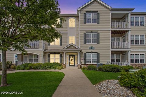 Condo For Sale - 136 Mill Pond Way<br/> Eatontown, NJ 07724