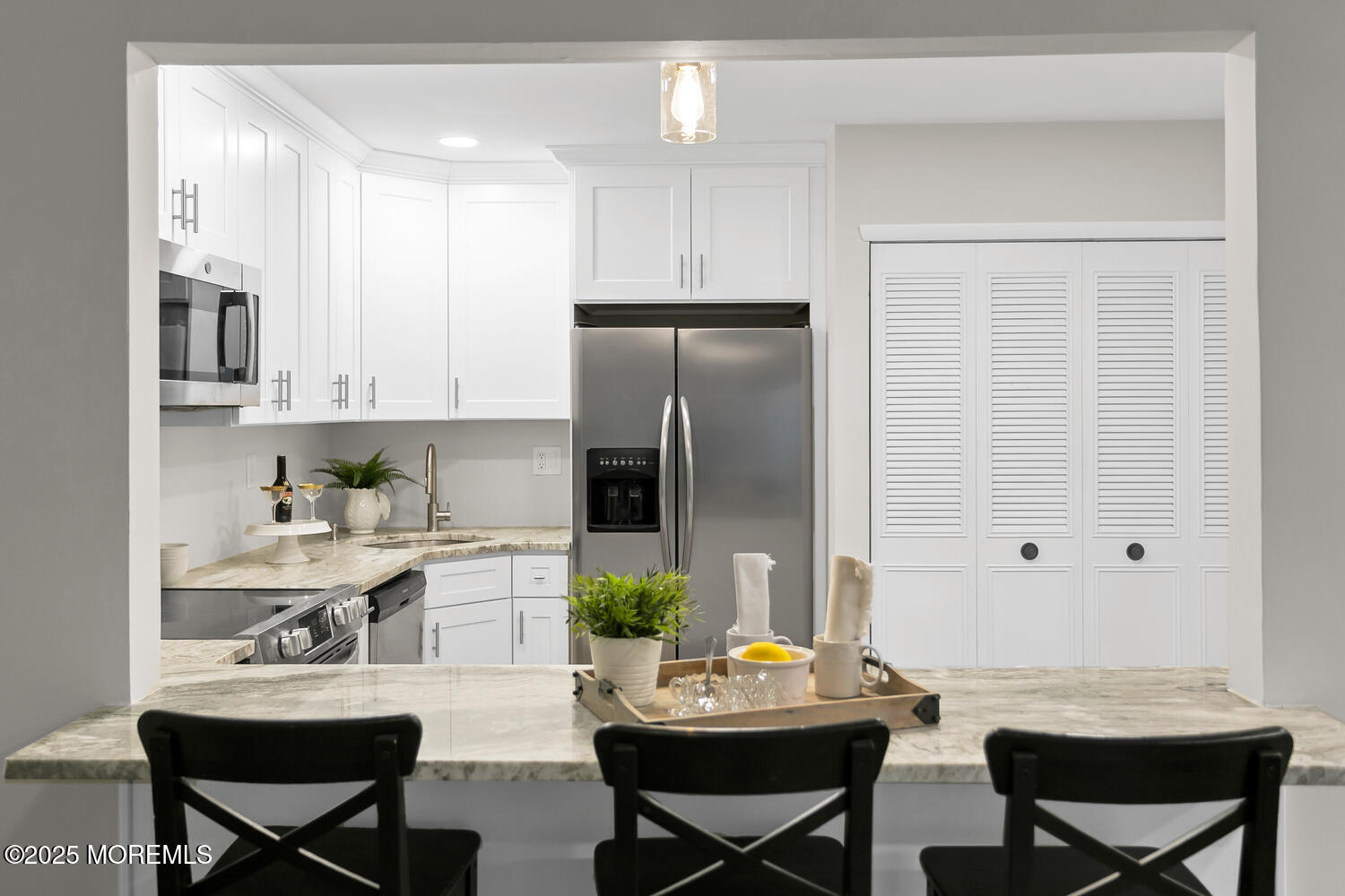 148 Lexington Court, Red Bank, New Jersey image 8