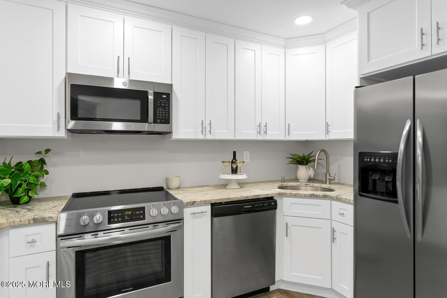 148 Lexington Court, Red Bank, New Jersey image 6