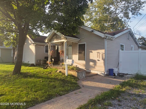 Photo of 211 Magnolia Avenue, Toms River, NJ 08757 (MLS # 22627766)