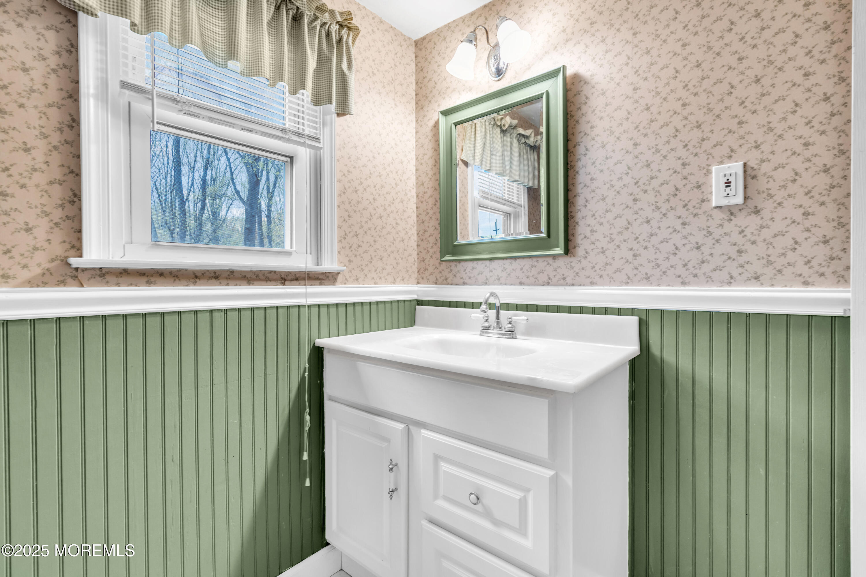 606 East Road, Middletown, New Jersey image 25