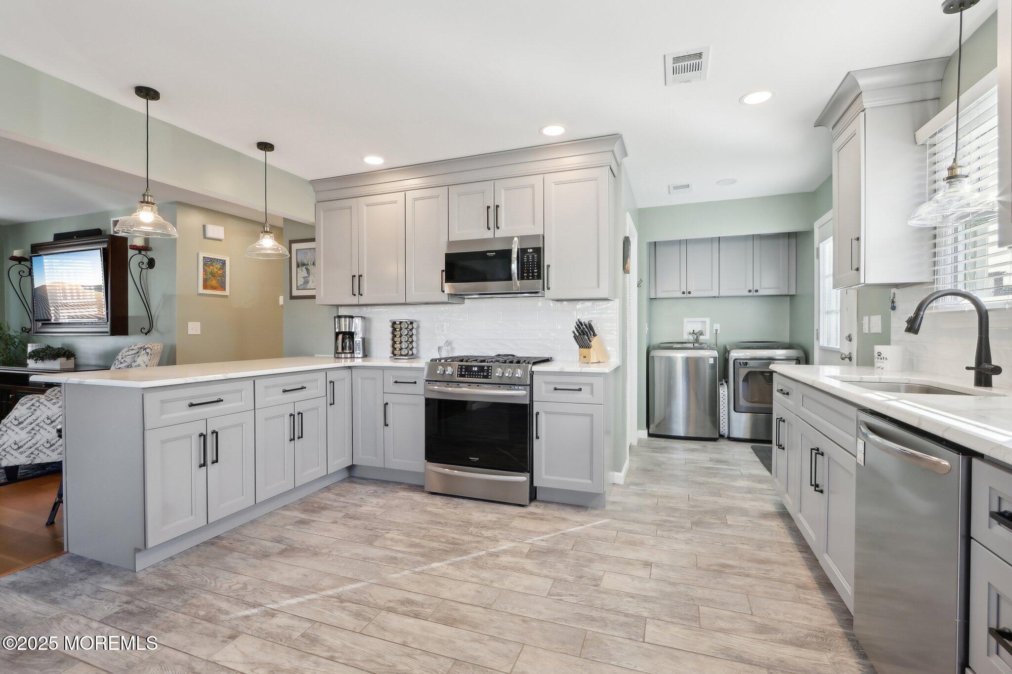 802 Center Street, Union Beach, New Jersey image 5