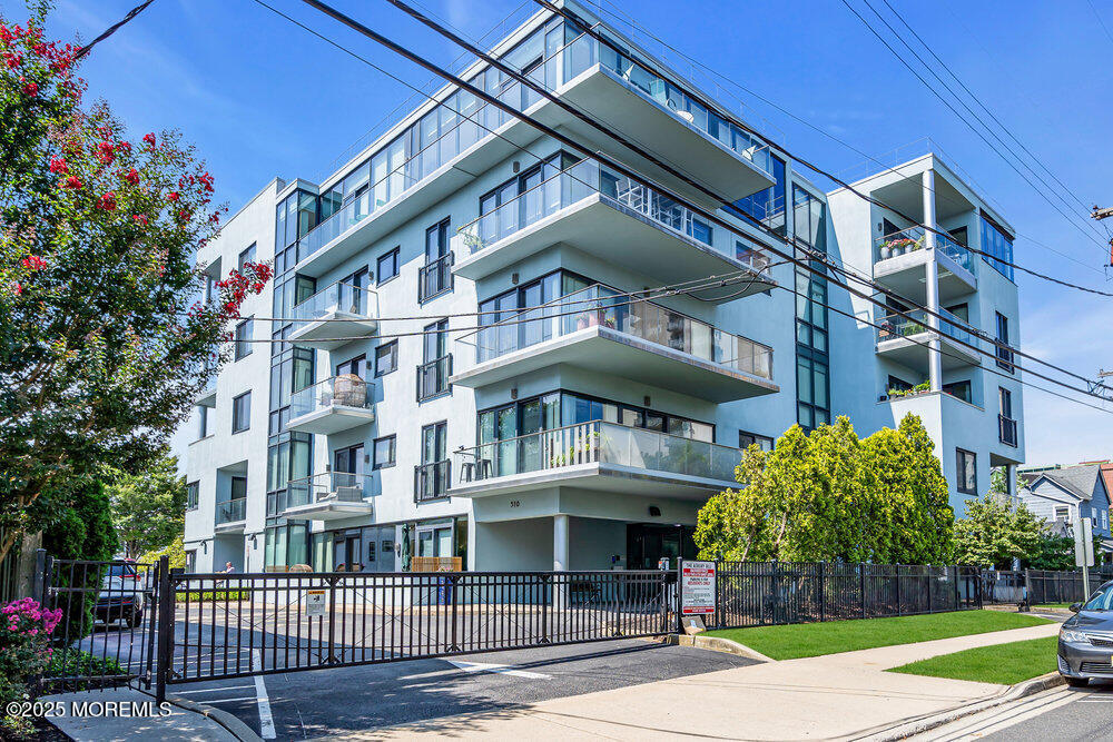 510 Monroe Avenue 303