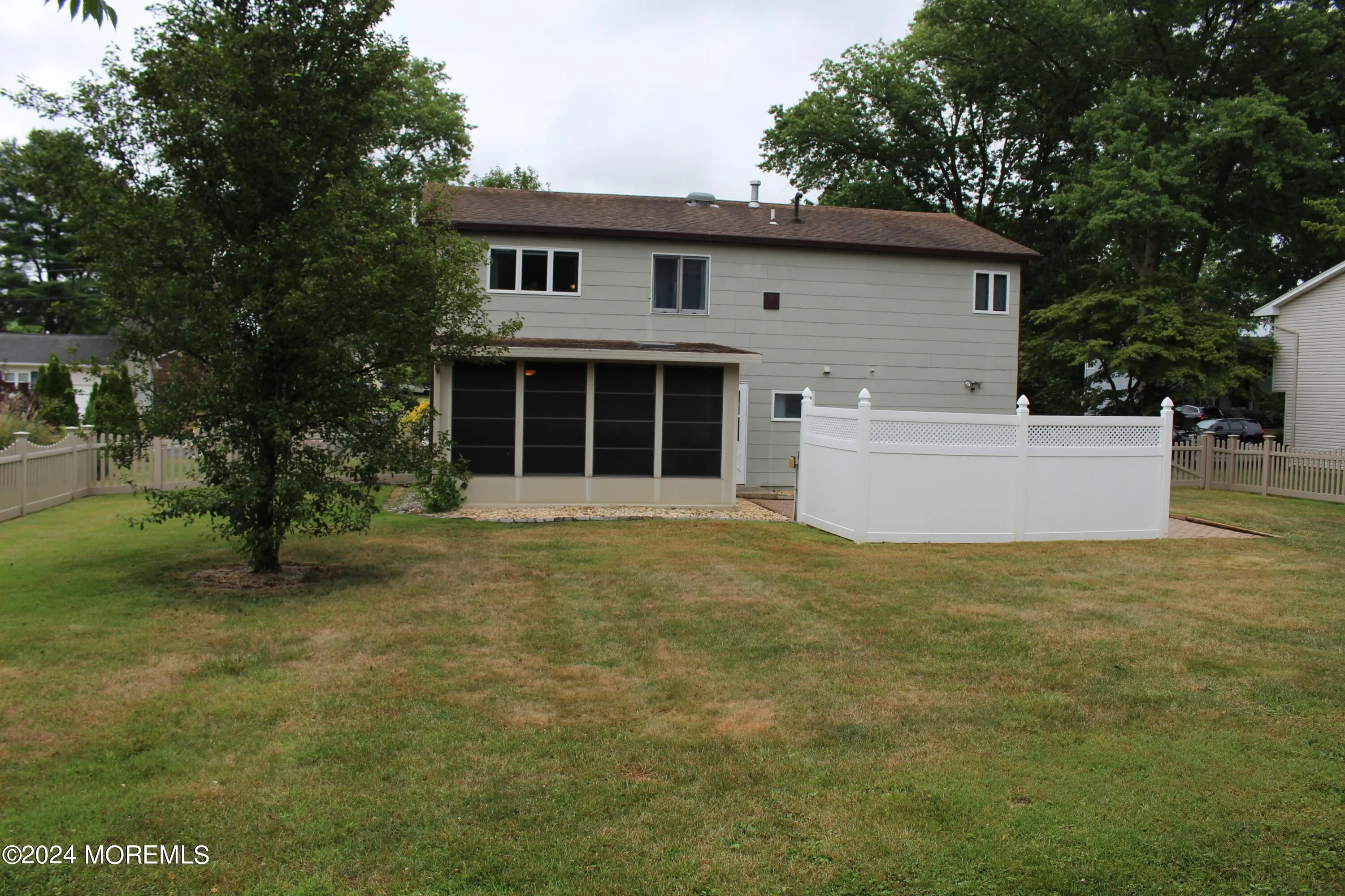 Allentown, New Jersey 08501, United States, 4 Bedrooms Bedrooms, ,2 BathroomsBathrooms,Residential,Active,152293