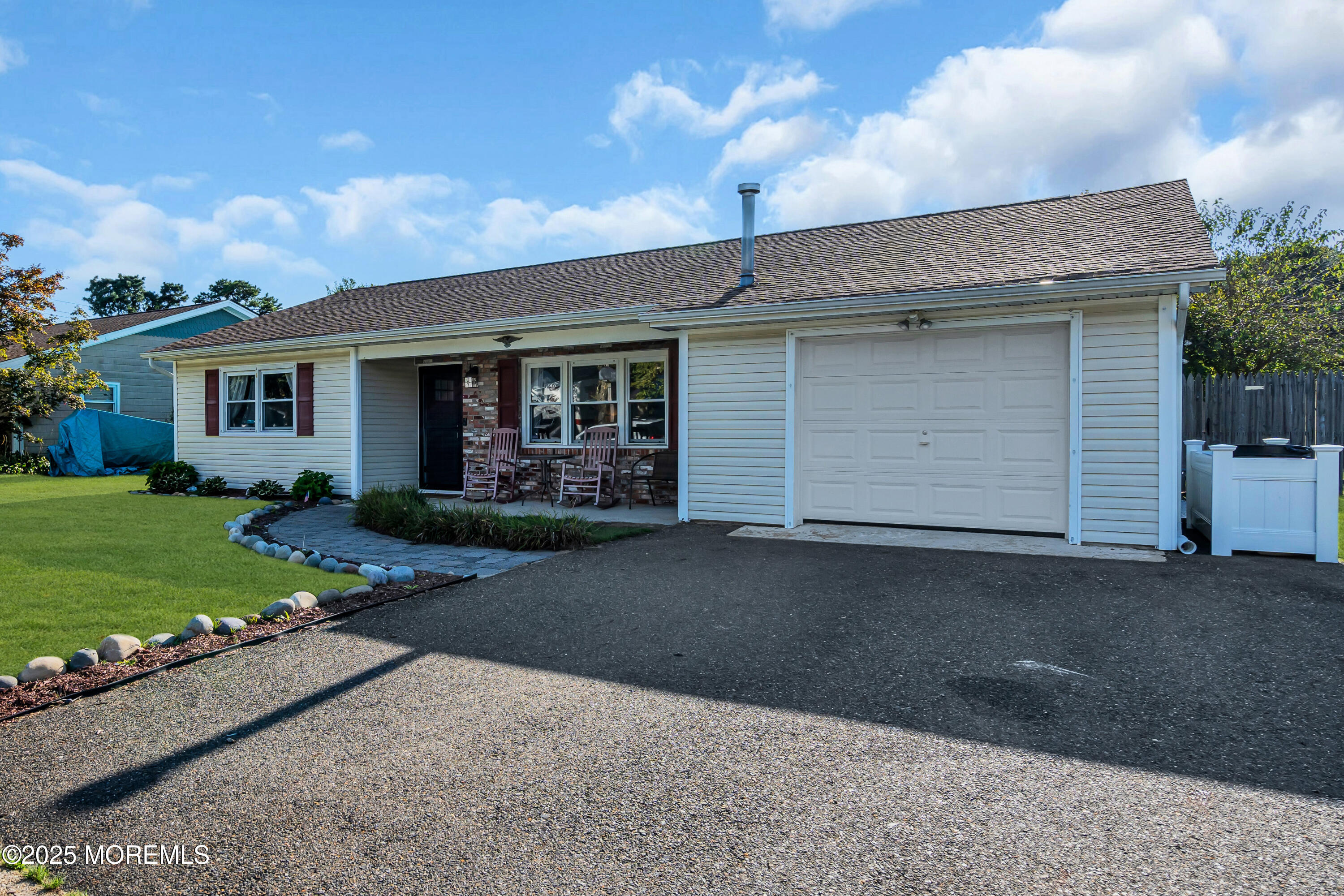 6 Roxbury Drive