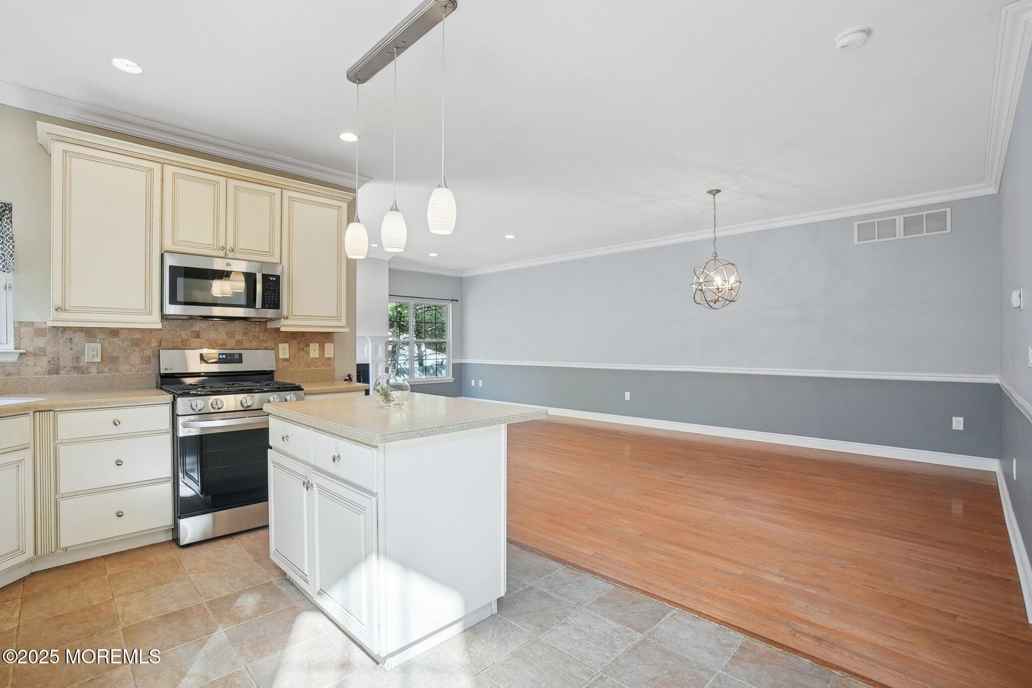 8 Russell Court, Matawan, New Jersey image 18