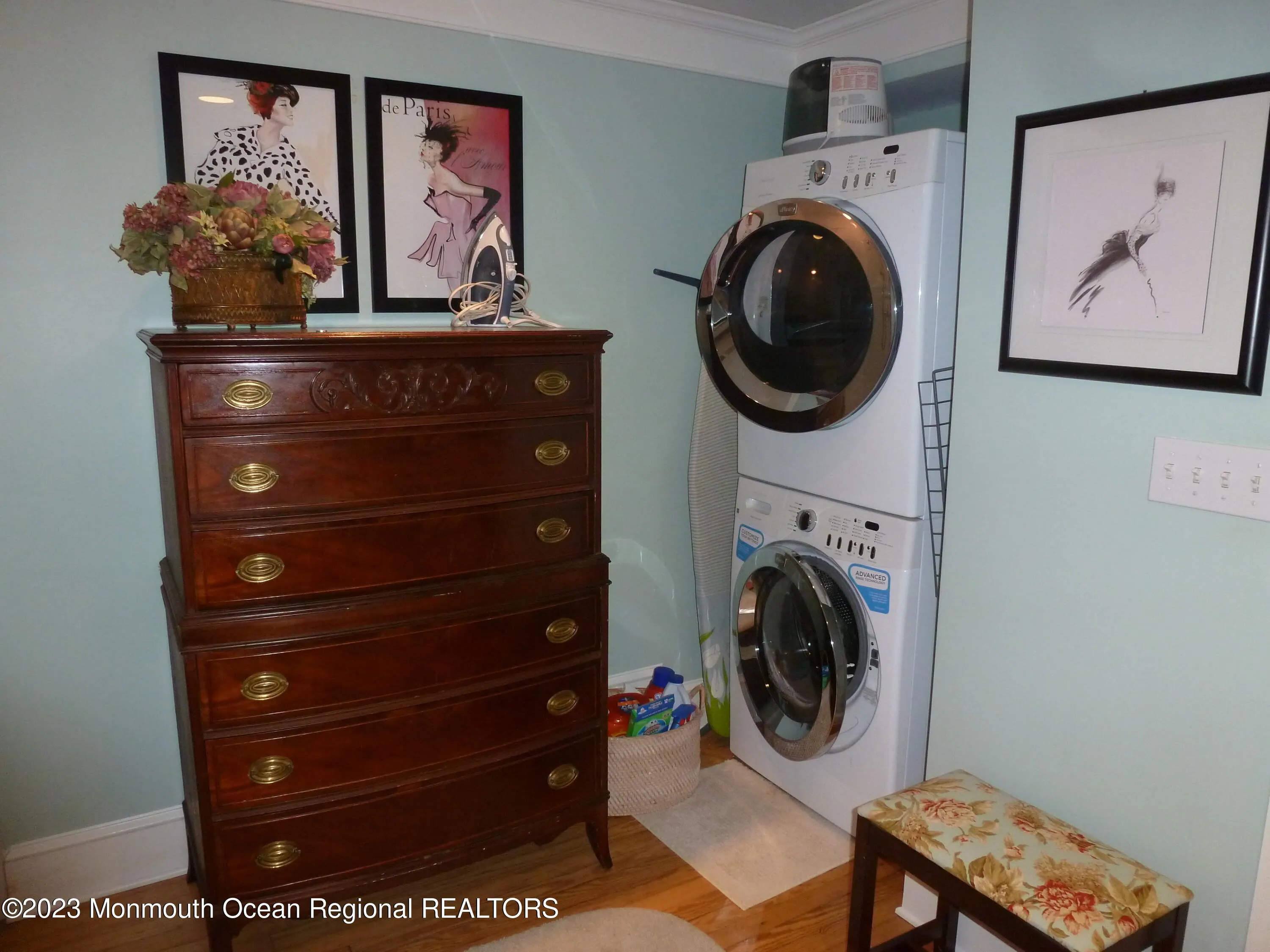 Manasquan, New Jersey 08736, United States, 2 Bedrooms Bedrooms, ,3 BathroomsBathrooms,Residential,Pending,200993