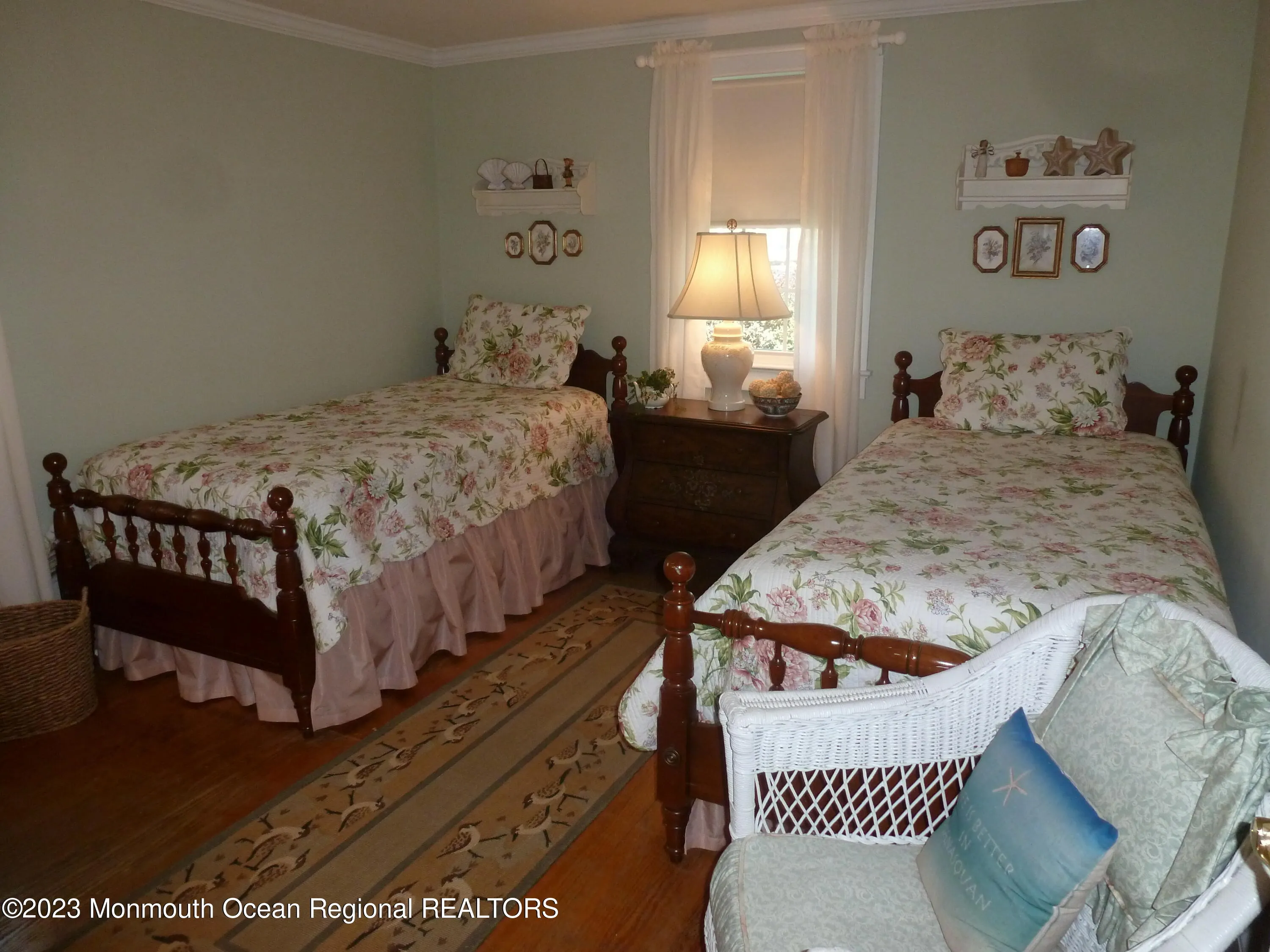 Manasquan, New Jersey 08736, United States, 2 Bedrooms Bedrooms, ,3 BathroomsBathrooms,Residential,Pending,200993