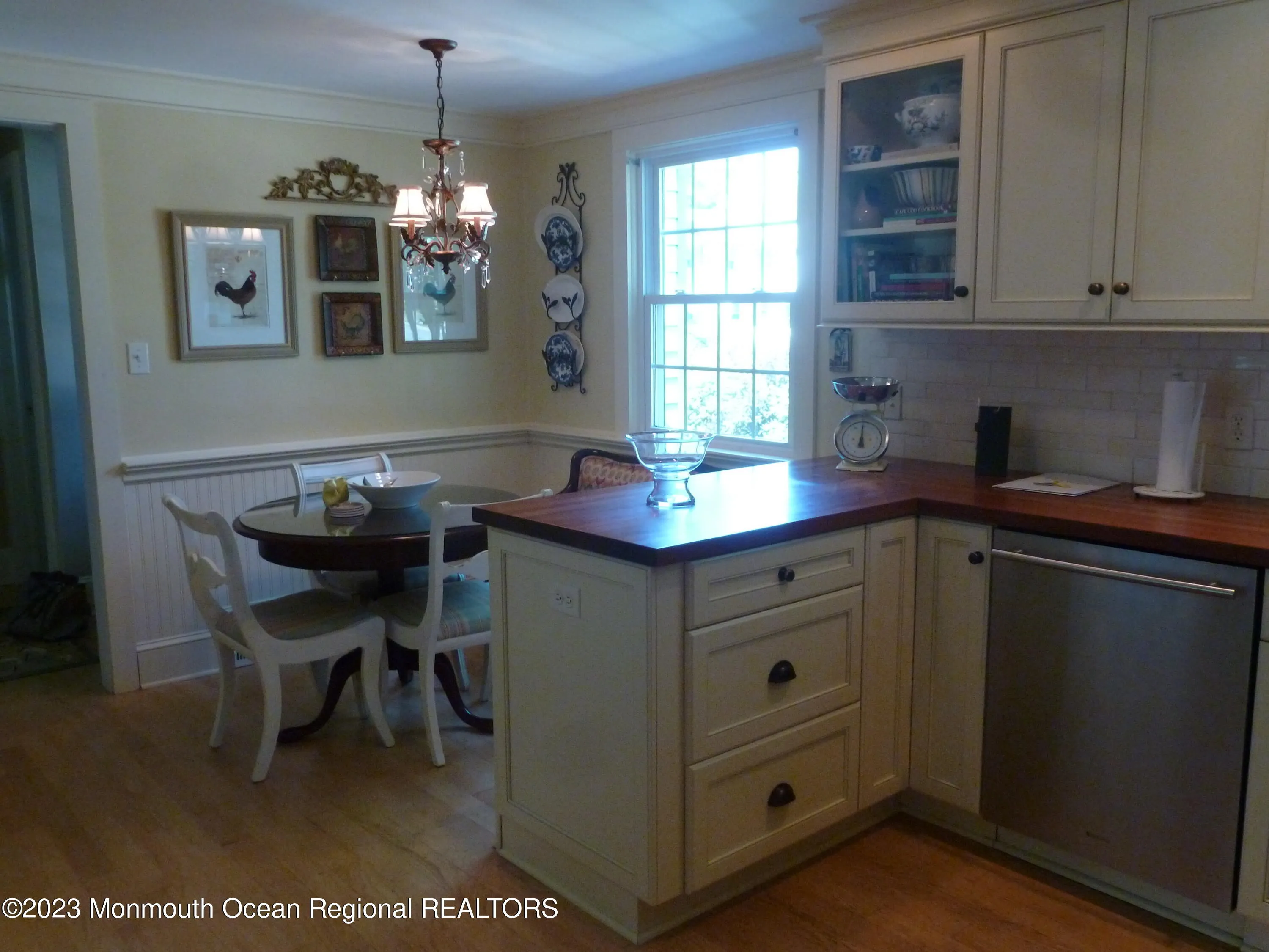 Manasquan, New Jersey 08736, United States, 2 Bedrooms Bedrooms, ,3 BathroomsBathrooms,Residential,Pending,200993