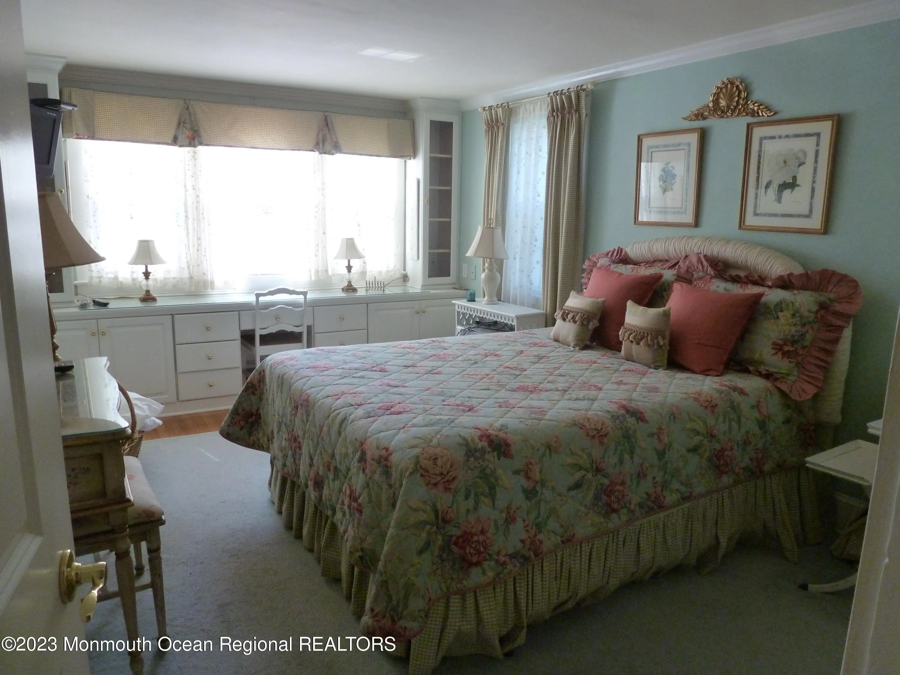 Manasquan, New Jersey 08736, United States, 2 Bedrooms Bedrooms, ,3 BathroomsBathrooms,Residential,Pending,200993