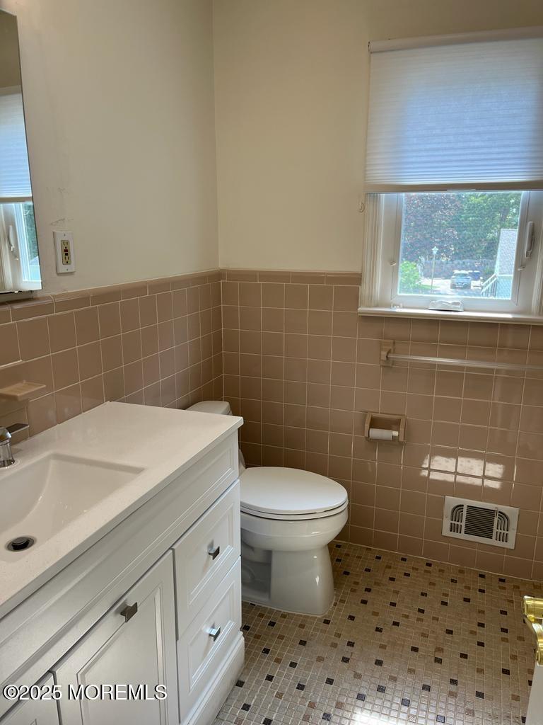 104 Pear Street, Oakhurst, New Jersey image 23