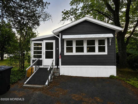 Mobile Home For Sale - 19 Summit Drive<br/> Cream Ridge, NJ 08514