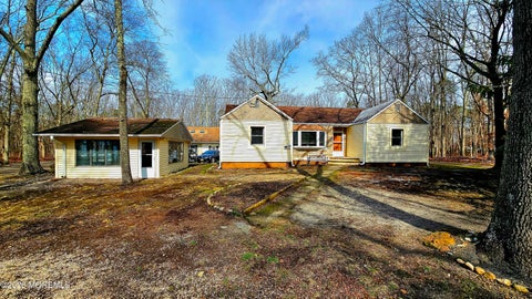 Homes For Rent - 12 Anderson Drive<br/> Howell, NJ 07731