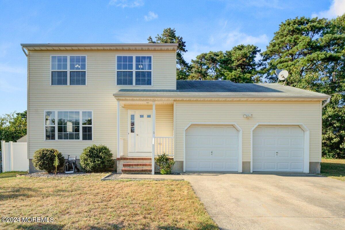 View Toms River, NJ 08757 house