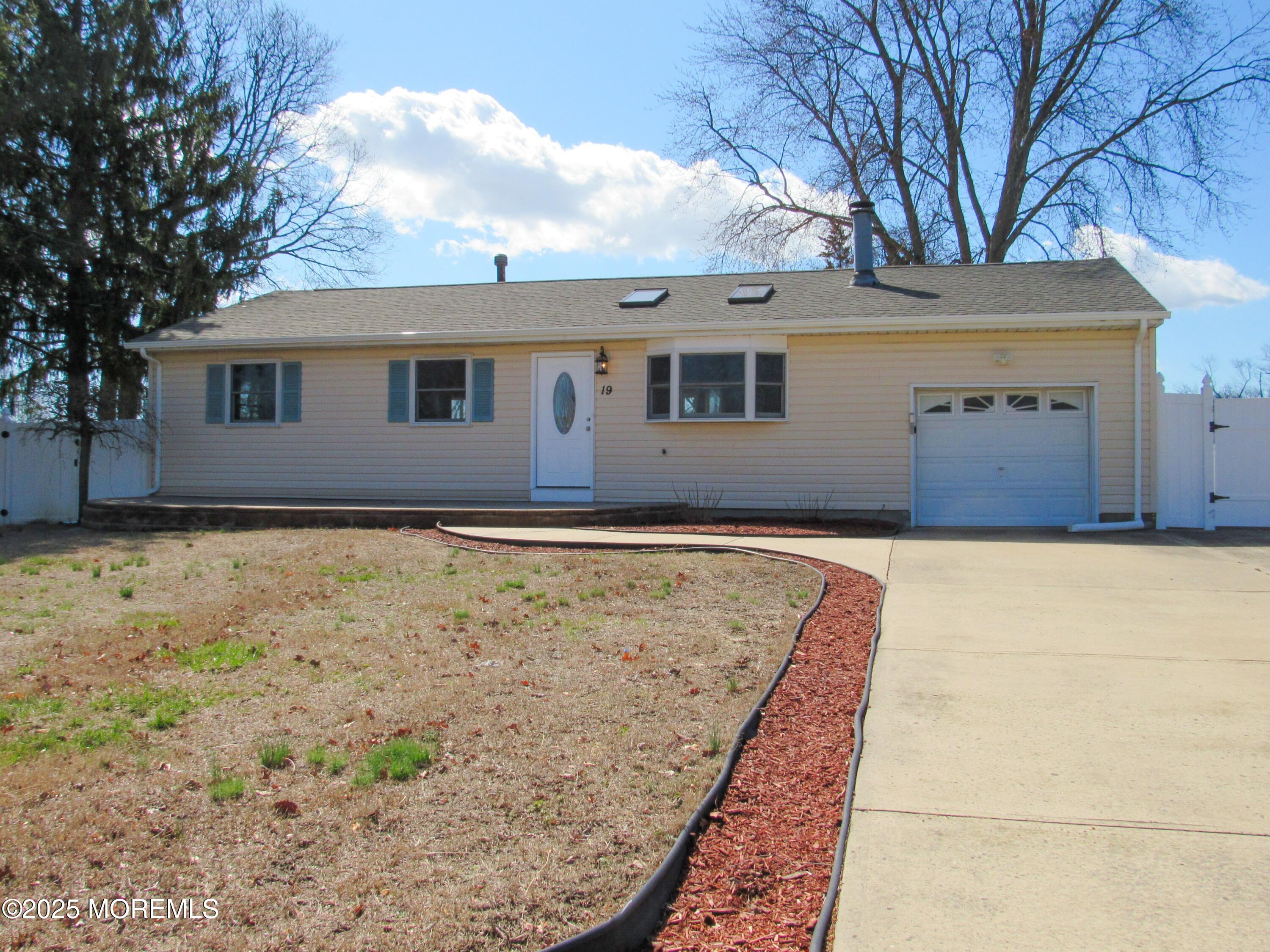 19 Dogwood Lane, Toms River, New Jersey image 1