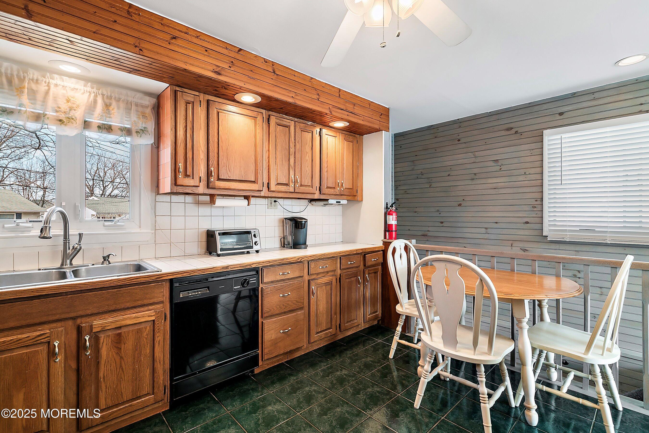 501 Stone Road, Union Beach, New Jersey image 9
