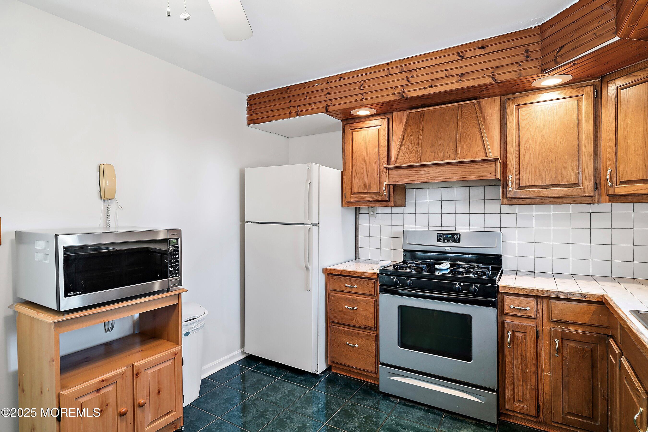 501 Stone Road, Union Beach, New Jersey image 8